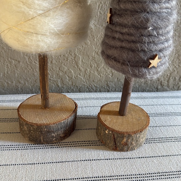 Decor • Christmas Trees - Picture 2 of 4